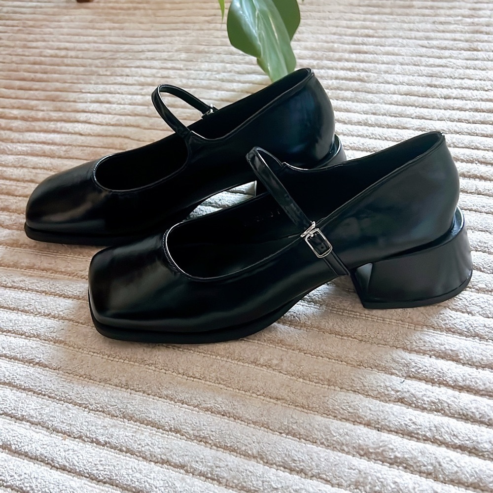 Brand new Mary janes in black leather